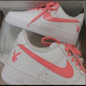 pink nd white nike shoes